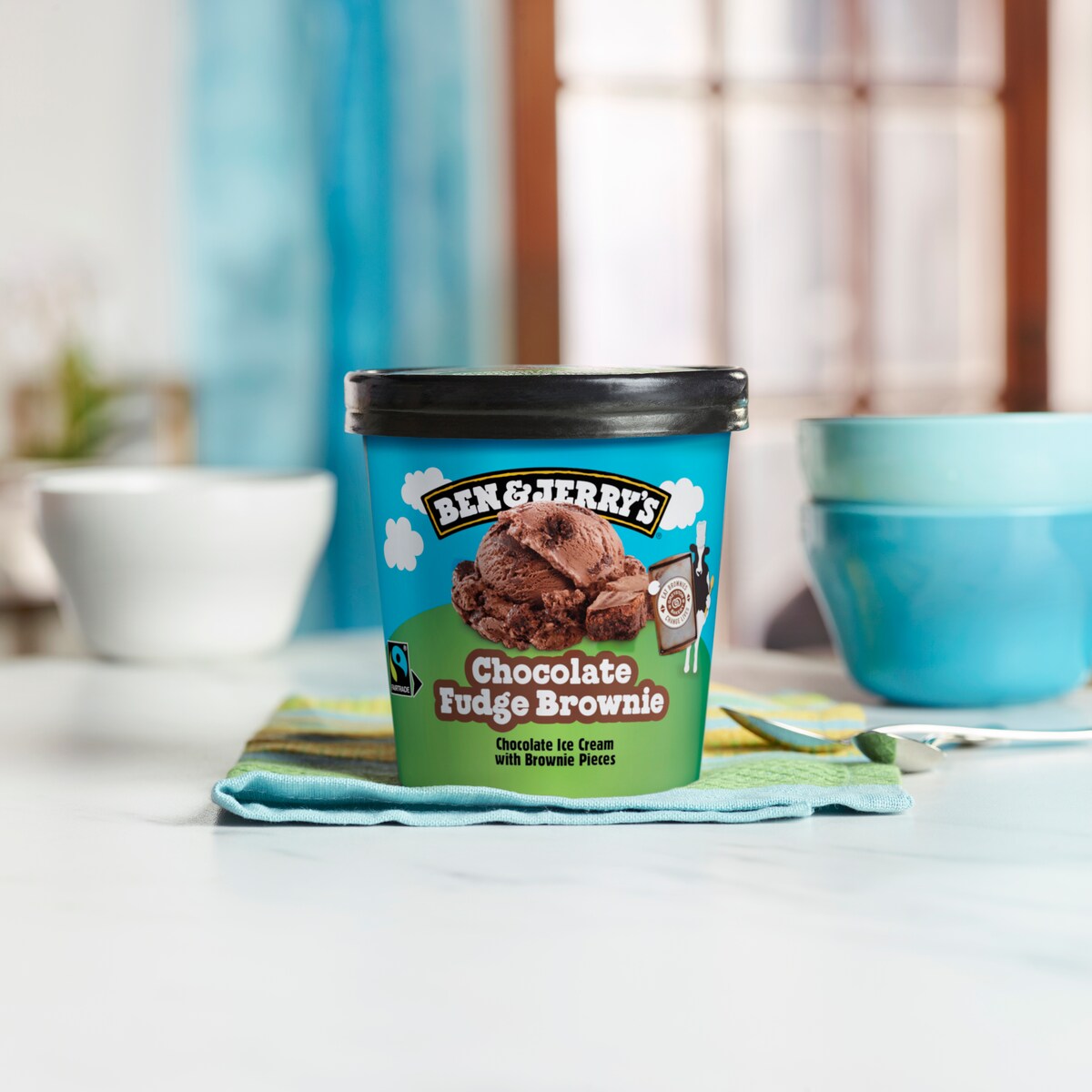 Chocolate Fudge Brownie Eiscreme Pint 2 / 5